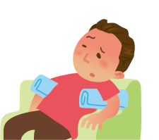 氷のうでわきの下を冷やす人
