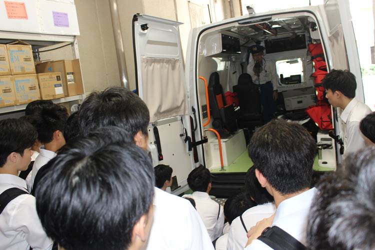 救急車見学