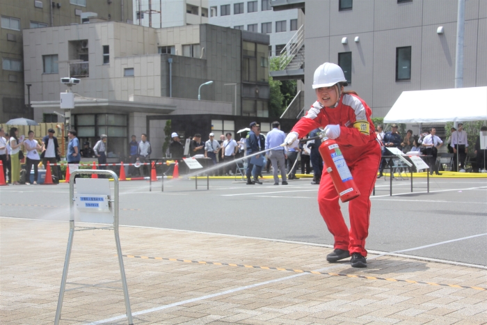 ３位）銀座キャピタルホテル　女子自衛消防隊