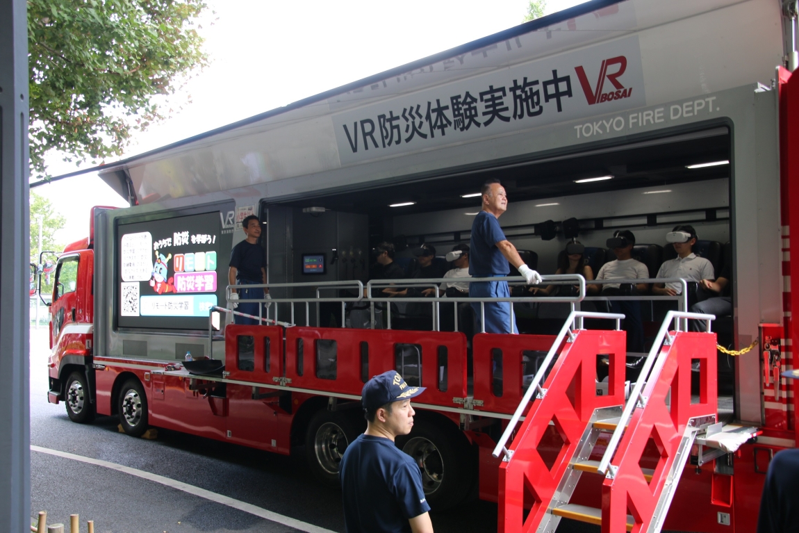 VR防災体験車