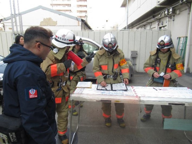 指揮隊の活動を見学