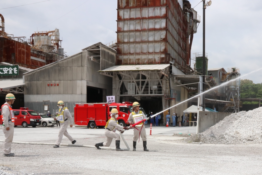 危険物火災に備え、大規模危険物施設間で合同訓練を実施