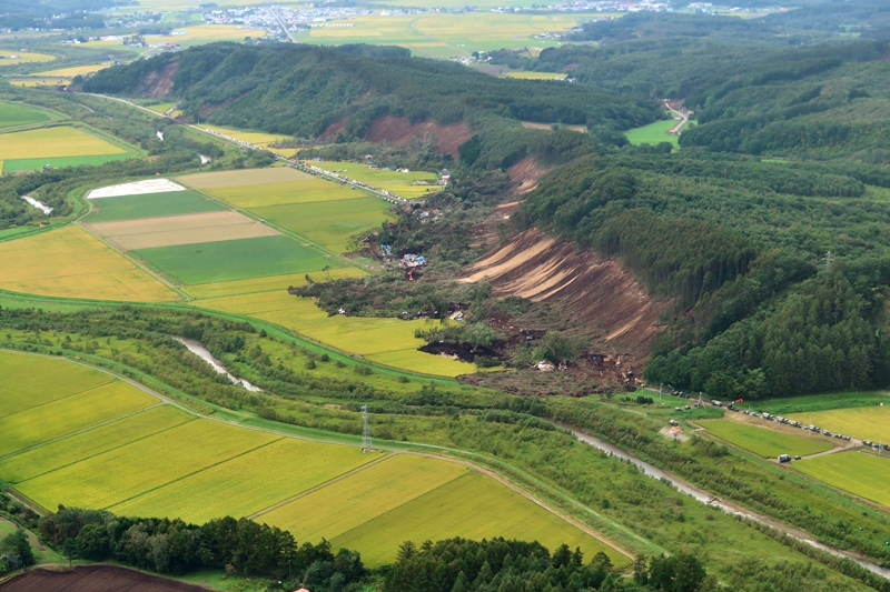 北海道胆振東部地震での活動写真