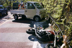 写真：オートバイ事故