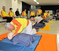 志村消防署防災教室にて、ボランティア登録者に対する普通救命講習を実施