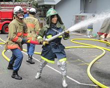 豊島消防署での放水訓練