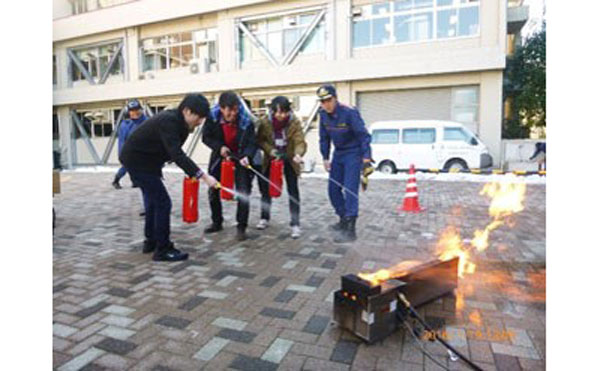 初期消火訓練 イメージ