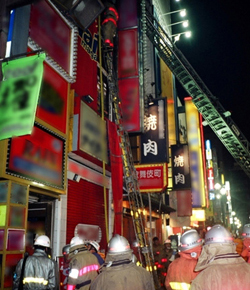 新宿区歌舞伎町のビル火災